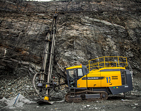 Буровая установка Atlas Copco в карьере ЮГОКа